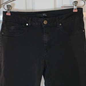 Mid Rise skinny black denim jeans (stretchy)